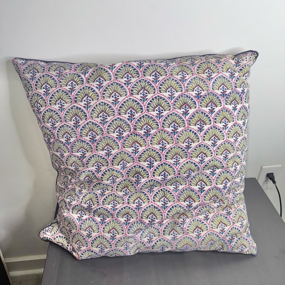 Roller Rabbit Decorative Pillow 26x26 - Picture 1 of 3